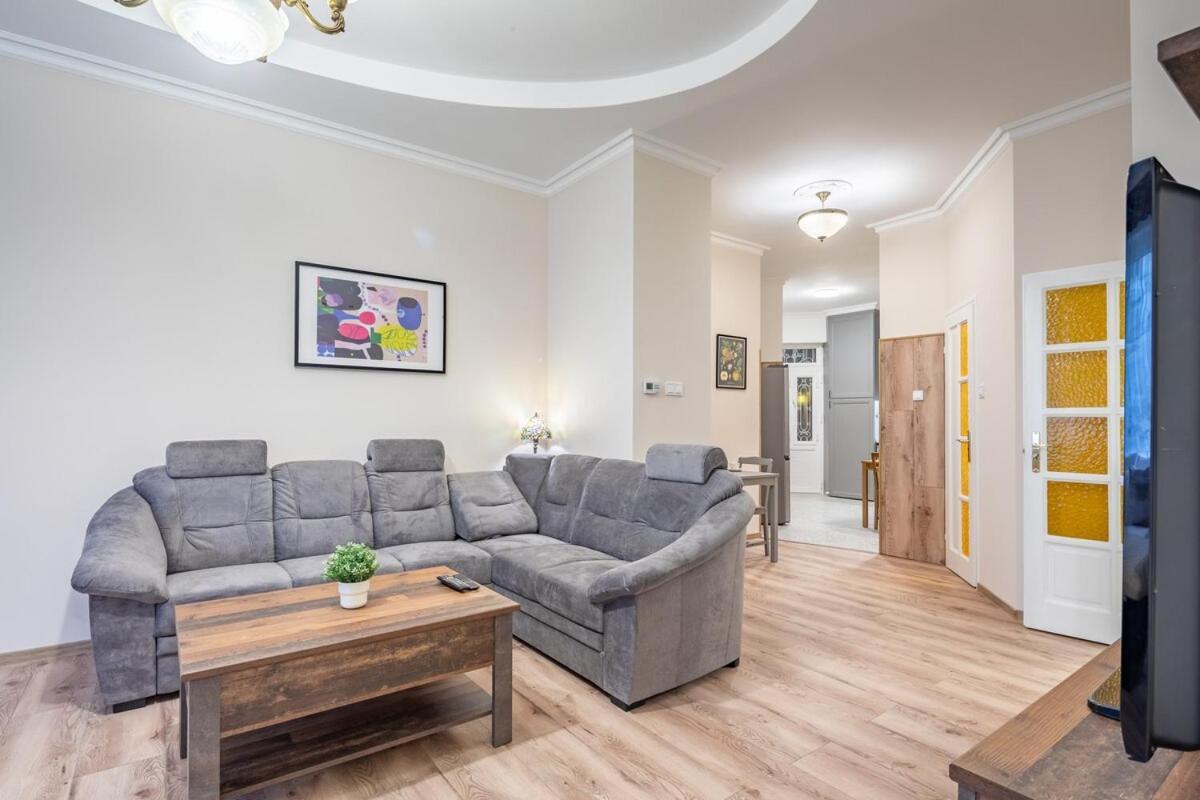 Pozsonyi By Stn Apartment
